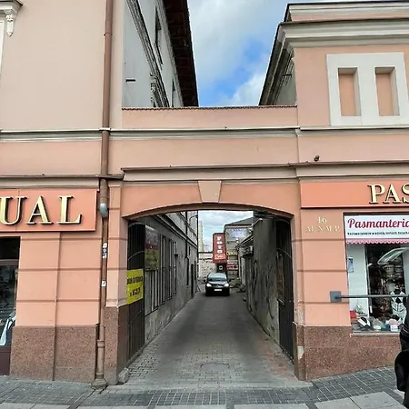 Отель Trojkaty I Kwadraty *