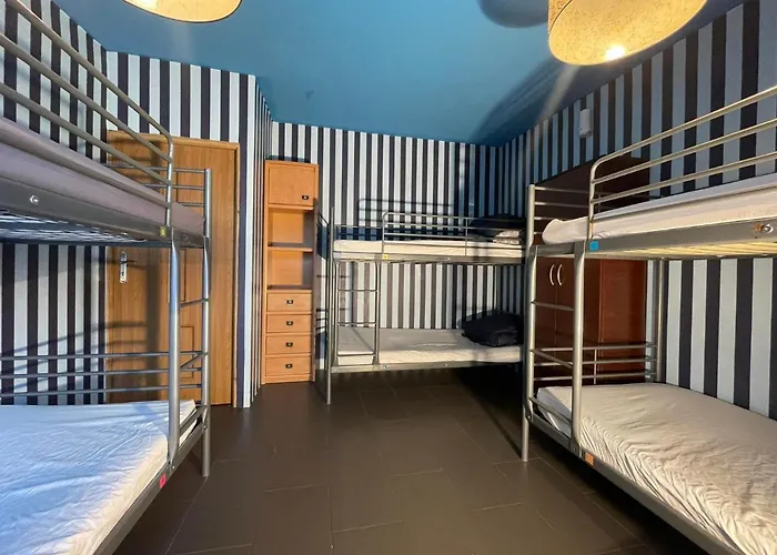 Trojkaty I Kwadraty Hotel *