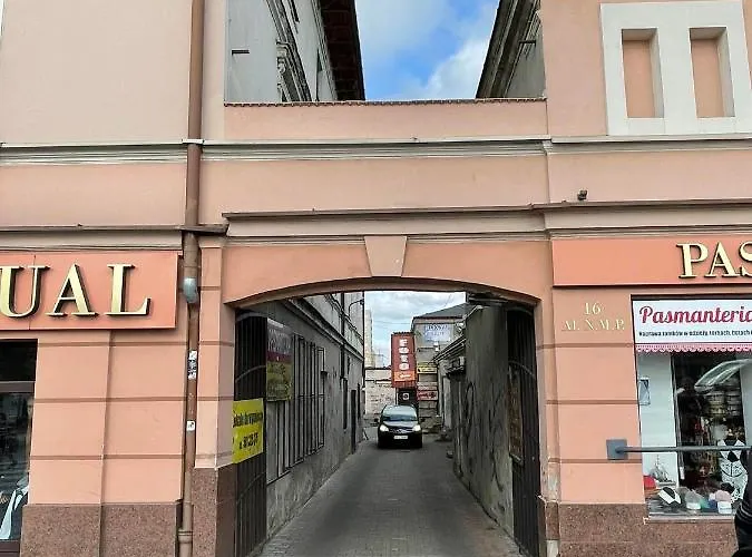 Hotel Trojkaty I Kwadraty *